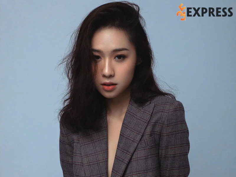 cuoc-doi-va-su-nghiep-cua-nu-btv-pham-ngoc-ha-my-2-35express