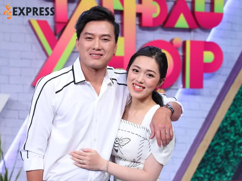 cuoc-song-cua-quach-ngoc-tuyen-voi-vo-tre-voi-vo-kem-16-tuoi-1-35express