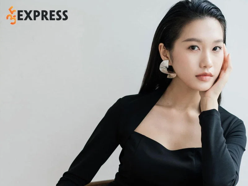 doan-hai-my-nhan-sac-xinh-dep-hut-mat-va-hoc-thuc-khung-35express