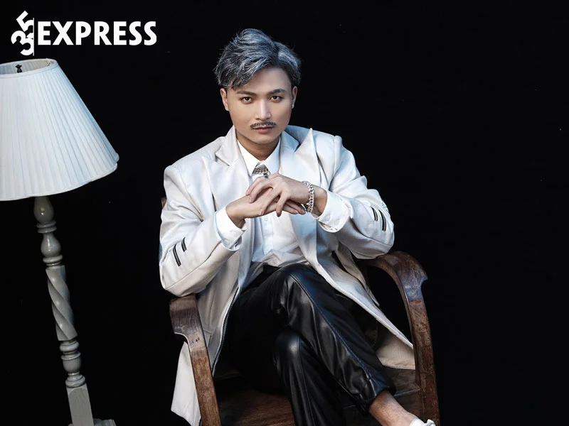 hinh-anh-cua-nam-ca-si-huyr-4-35express