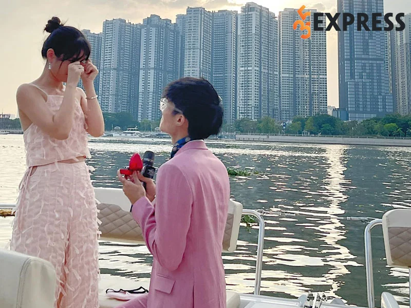 hot-couple-tizi-dich-lep-thanh-cong-9-nam-yeu-10-nam-cuoi-1-35express