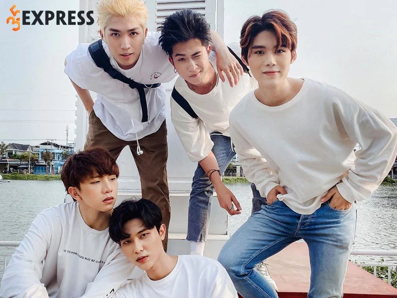 luc-huy-manh-ghep-cuoi-cua-nhom-nhac-uni5-1-35express