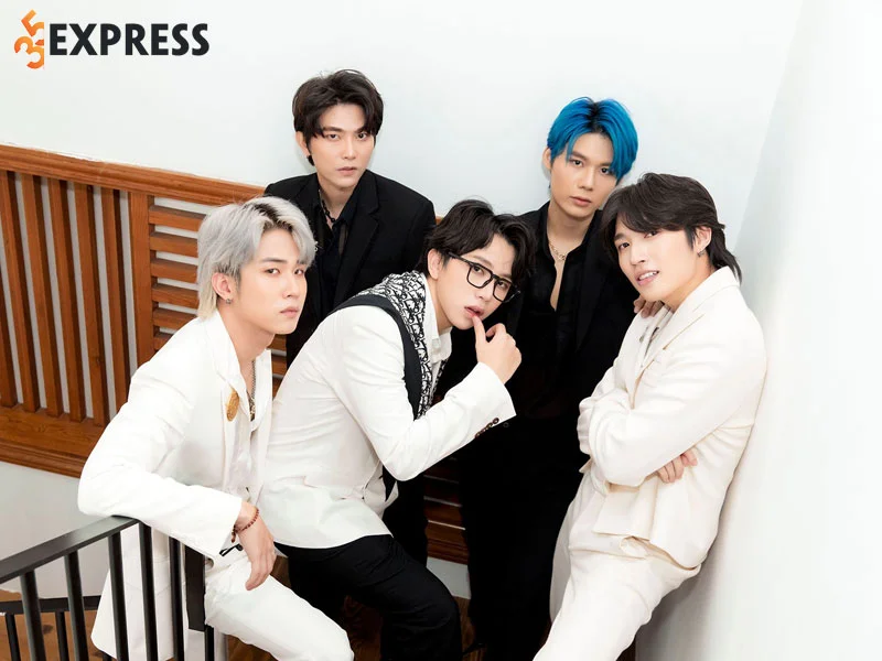 luc-huy-manh-ghep-cuoi-cua-nhom-nhac-uni5-35express