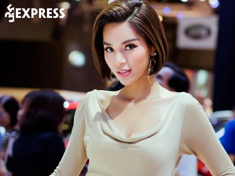 nhung-hinh-anh-day-than-thai-cua-sieu-mau-kha-trang-1-35express