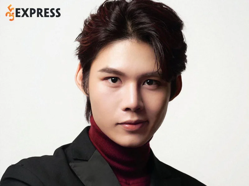 nhung-hinh-anh-dien-trai-cua-luc-huy-uni5-35express