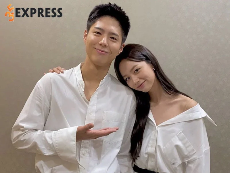 park-bo-gum-ngoi-khong-cung-dinh-thi-phi-1-35express