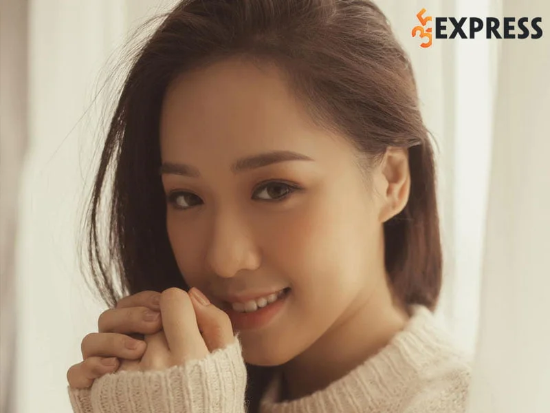 pham-ngoc-ha-my-duoc-ban-trai-cau-hon-tren-may-bay-1-35express