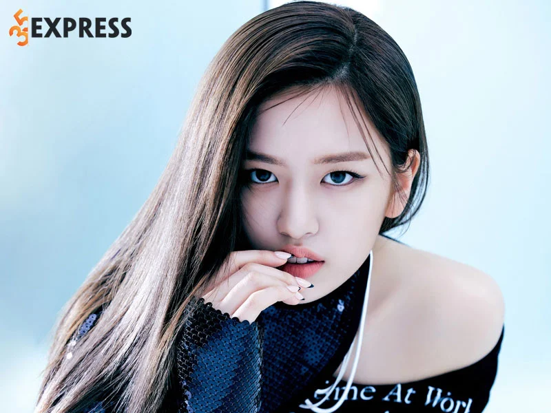 profile-tat-ca-thanh-vien-cua-nhom-nhac-nu-ive-yujin-35express