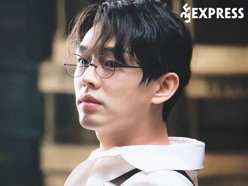su-nghiep-cua-anh-de-yoo-ah-in-4-35express