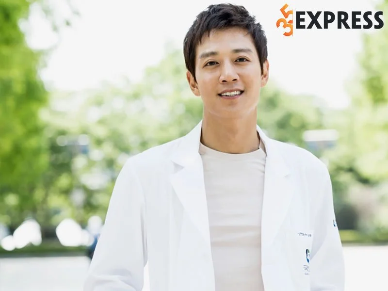su-nghiep-cua-nam-dien-vien-kim-rae-won-2-35express