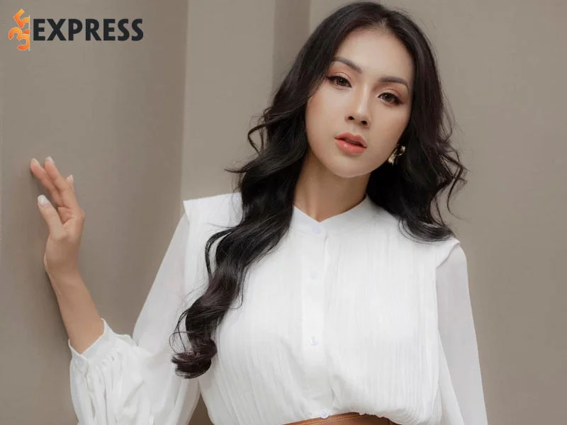 su-nghiep-cua-nguoi-mau-nga-tay-35express