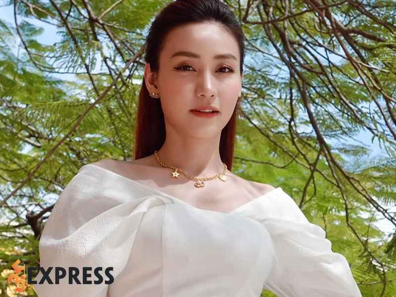 su-nghiep-cua-nu-dien-vien-khong-tuoi-ngan-khanh-35express