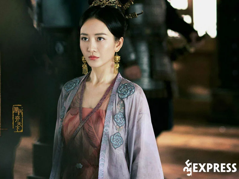 su-nghiep-dien-xuat-cua-nu-dien-vien-vuong-au-2-35express