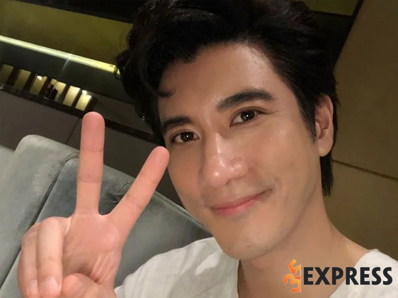 tieu-su-cua-vuong-luc-hoanh-35express