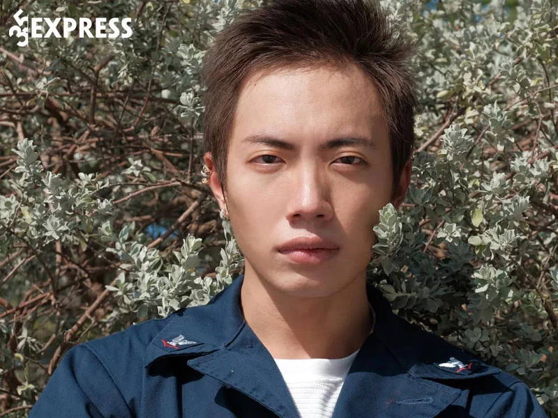 tieu-su-ly-lich-cua-alex-fox-35express