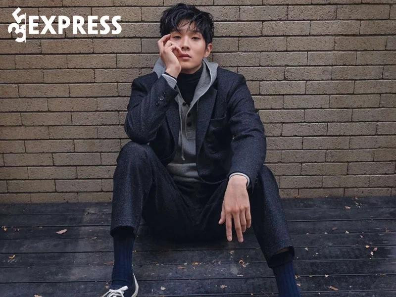 tom-tat-chi-tiet-tieu-su-ly-lich-ve-choi-woo-sik-35express