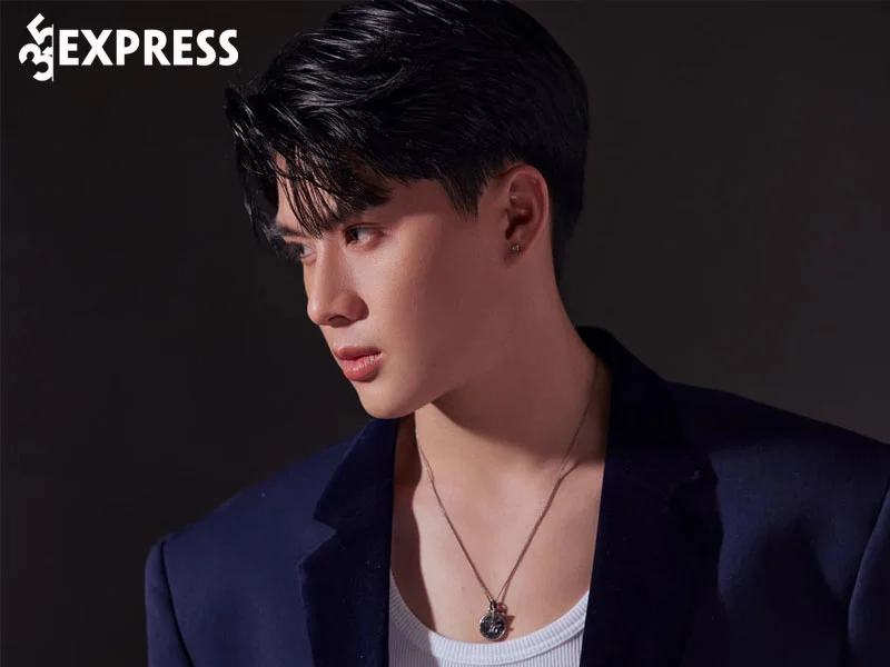 tom-tat-chi-tiet-tieu-su-ly-lich-ve-hoang-trung-35express