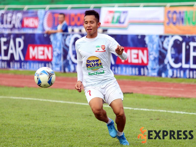 tom-tat-tieu-su-cua-cau-thu-hong-duy-35express