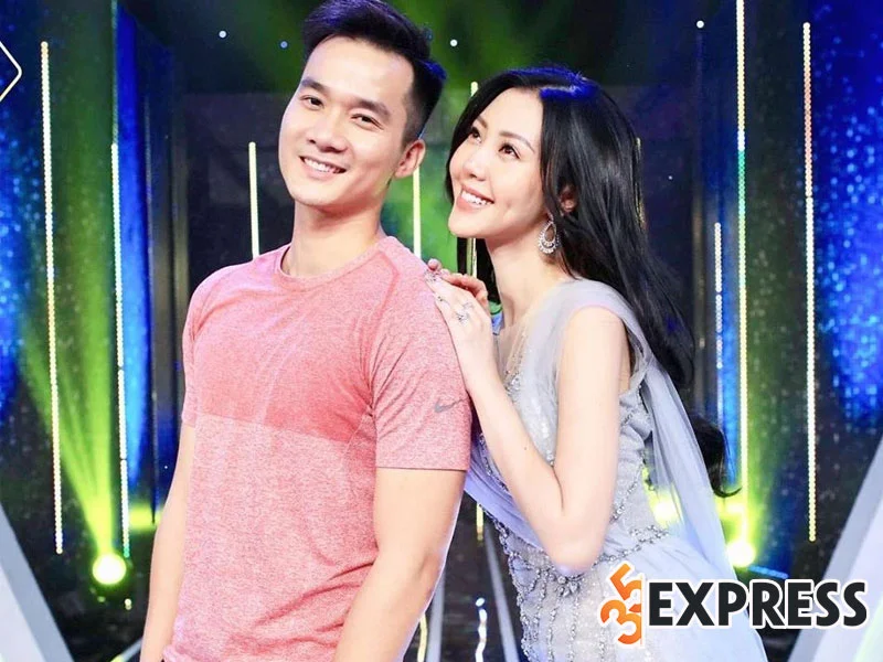 vu-ngoc-cham-tham-gia-chuong-trinh-nguoi-ay-la-ai-35express
