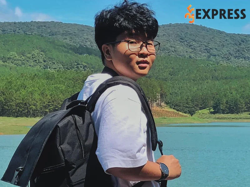 biet-danh-thanh-cover-cua-hua-nhat-khanh-uyen-35express
