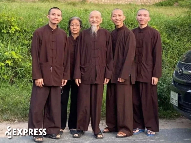 cao-thi-cuc-tinh-that-bong-lai-la-ai-35express
