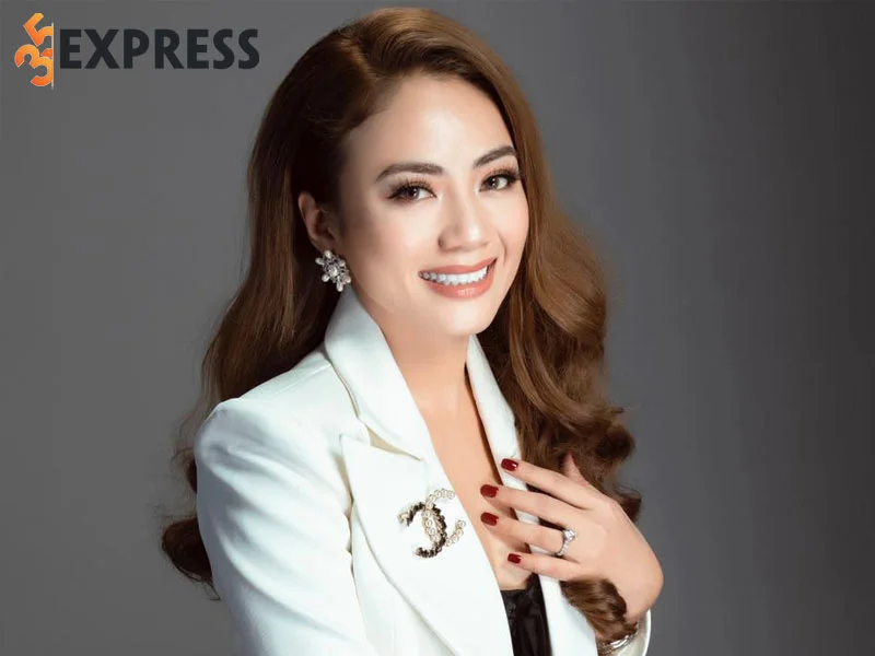 ceo-hong-nhung-la-ai-1-35express