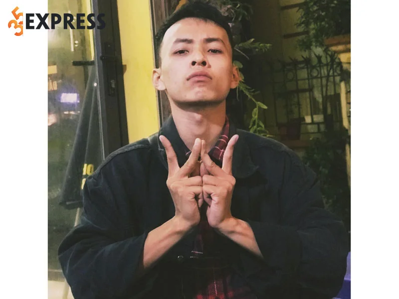 chu-nghi-ecc-nam-rapper-viet-qua-doi-khien-ai-cung-phai-dau-long-35express