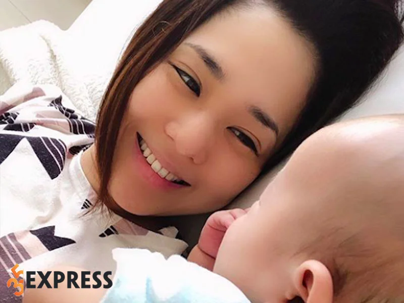 chuyen-tinh-cam-trac-tro-vi-qua-khu-cua-aoi-sora-1-35express