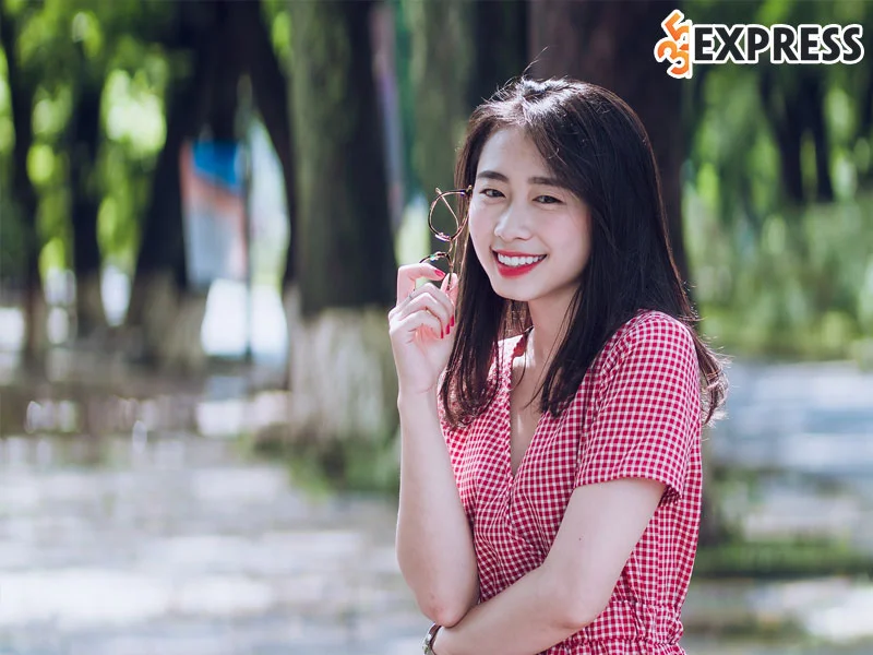 co-nang-gen-z-ngoc-khanh-day-co-dam-me-an-eat-clean-lan-toa-tren-mang-xa-hoi-1-35express