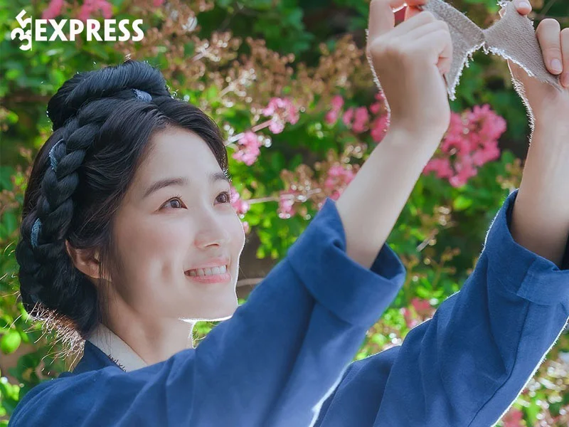 hanh-trinh-su-nghiep-cua-co-nang-kim-hye-yoon-35express