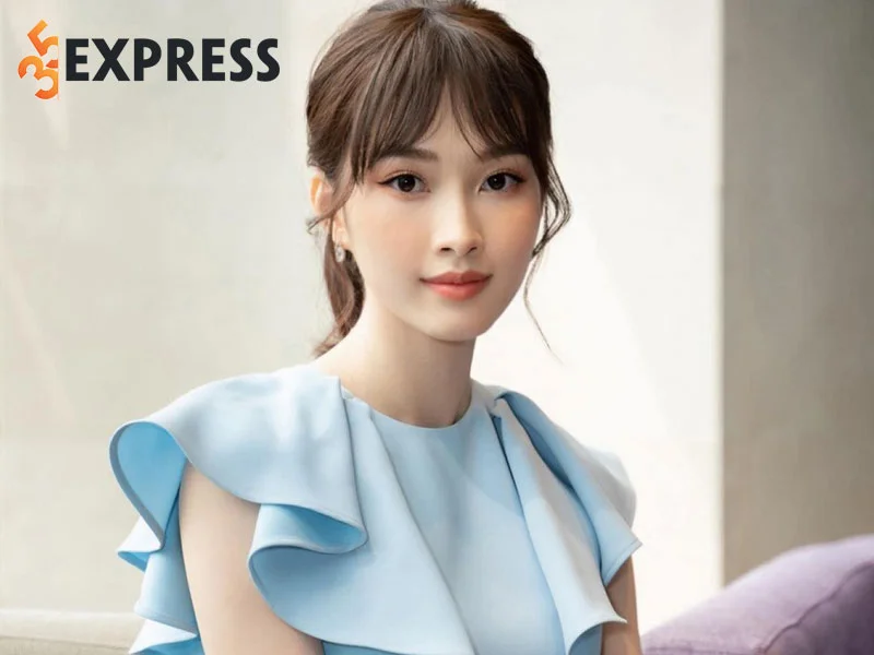 hanh-trinh-su-nghiep-cua-hoa-hau-dang-thu-thao-2-35express