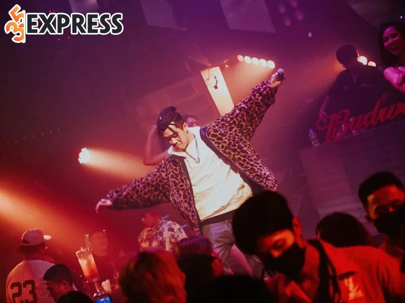 hanh-trinh-su-nghiep-cua-nam-rapper-young-uno-dinh-dam-2-35express