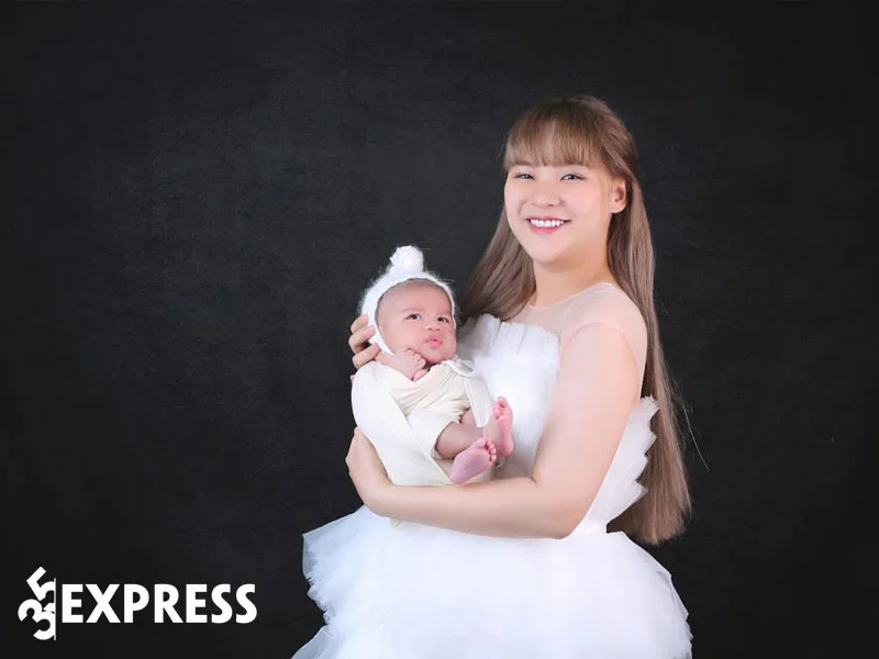 hot-tiktok-huynh-phung-ha-sinh-netizen-tim-danh-tinh-nguoi-cha-35express