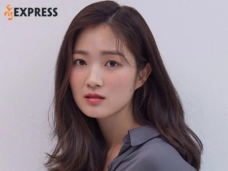 kim-hye-yoon-la-ai-1-35express