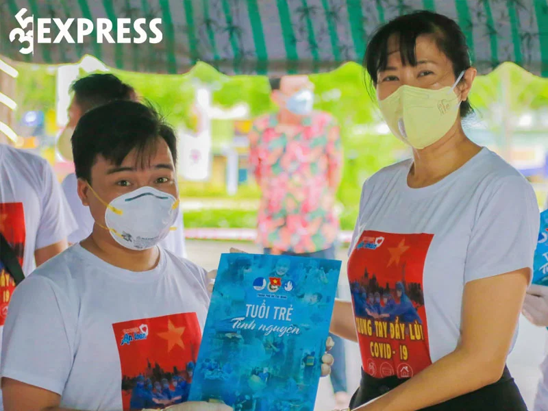 le-kham-lam-tinh-nguyen-vien-tuyen-dau-chong-dich-35express