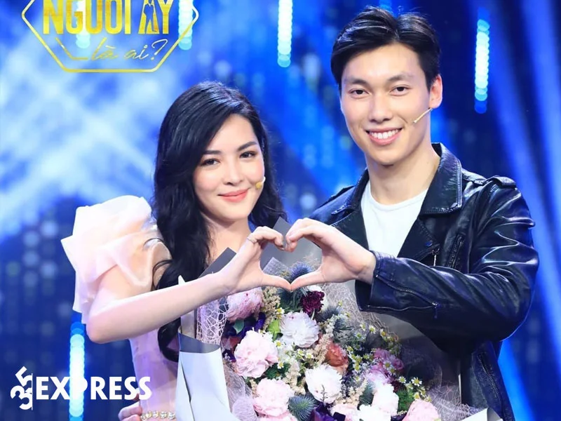nam-than-alan-pham-buoc-ra-tu-chuong-trinh-nguoi-ay-la-ai-1-35express