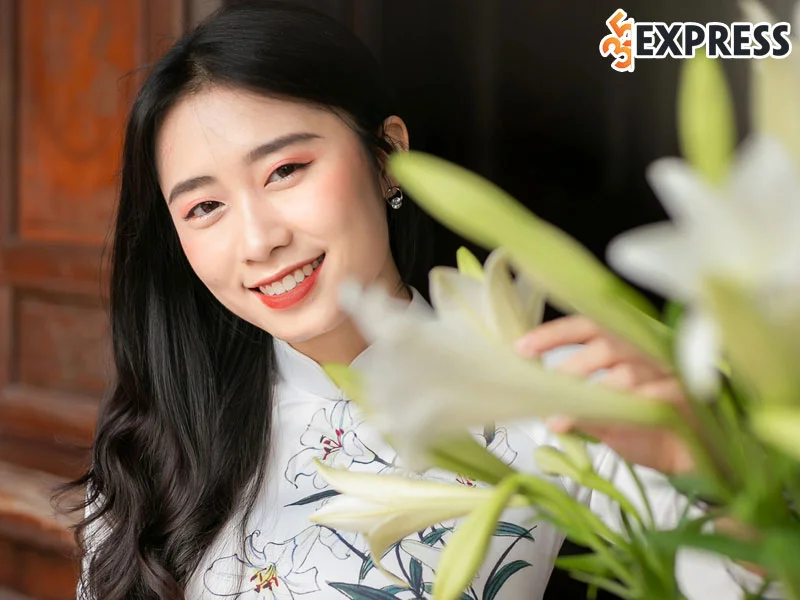 ngoc-khanh-day-hanh-trinh-tu-ket-than-den-me-man-eat-clean-35express