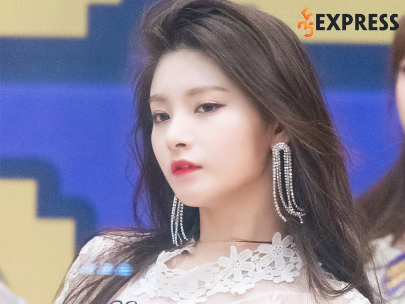 nhan-sac-dinh-cao-cua-nu-idol-wang-yiren-1-35express