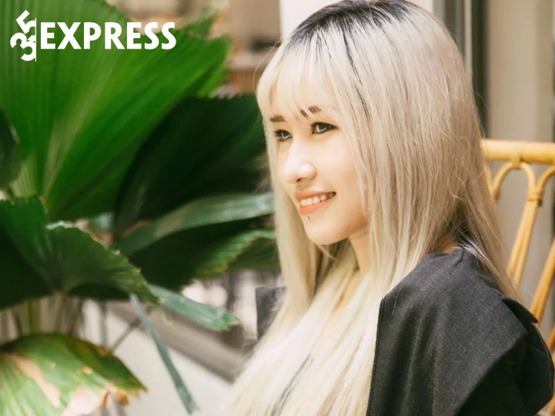 streamer-uyen-pu-bat-dau-su-nghiep-tu-con-so-0-1-35express
