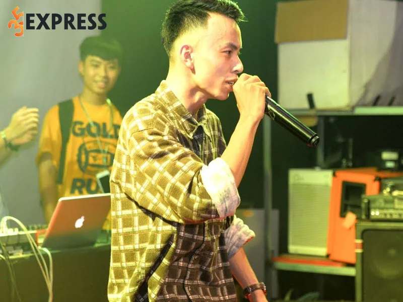 su-nghiep-cua-chu-nghi-ecc-35express
