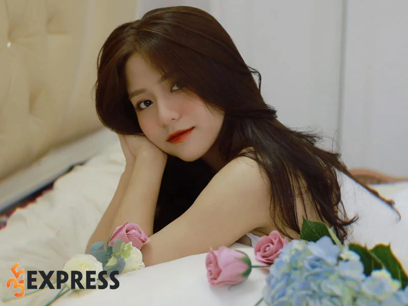 tiktoker-huong-bear-la-ai-1-35express
