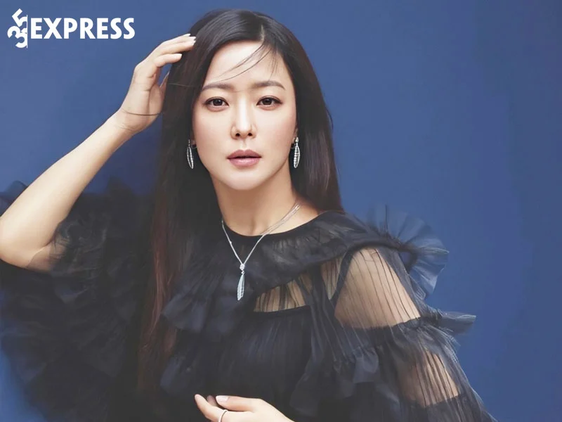 tom-tat-tieu-su-ly-lich-cua-kim-hee-sun-35express