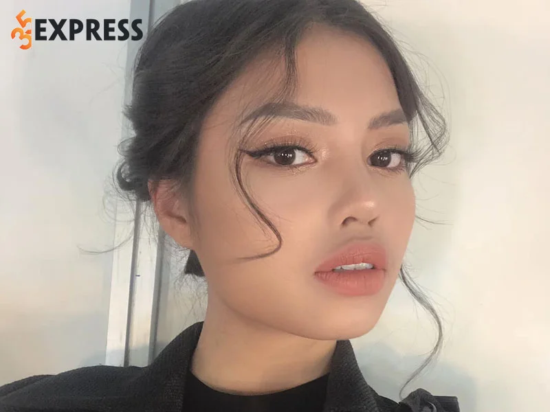 tom-tat-tieu-su-ly-lich-ve-nguoi-mau-nguyen-tuyet-35express