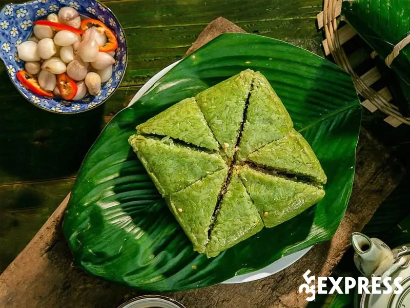 top-10-nhung-mon-an-co-truyen-ngay-tet-khong-the-thieu-banh-chung-35express