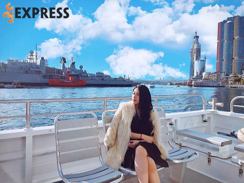 van-navy-phau-thuat-va-dien-mao-moi-hoan-toan-35express