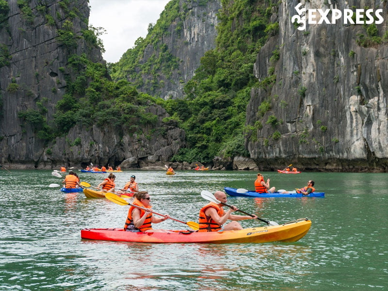 4-trai-nghiem-ly-thu-nhat-dinh-phai-thu-khi-den-phu-quoc-cheo-thuyen-kayak-35express