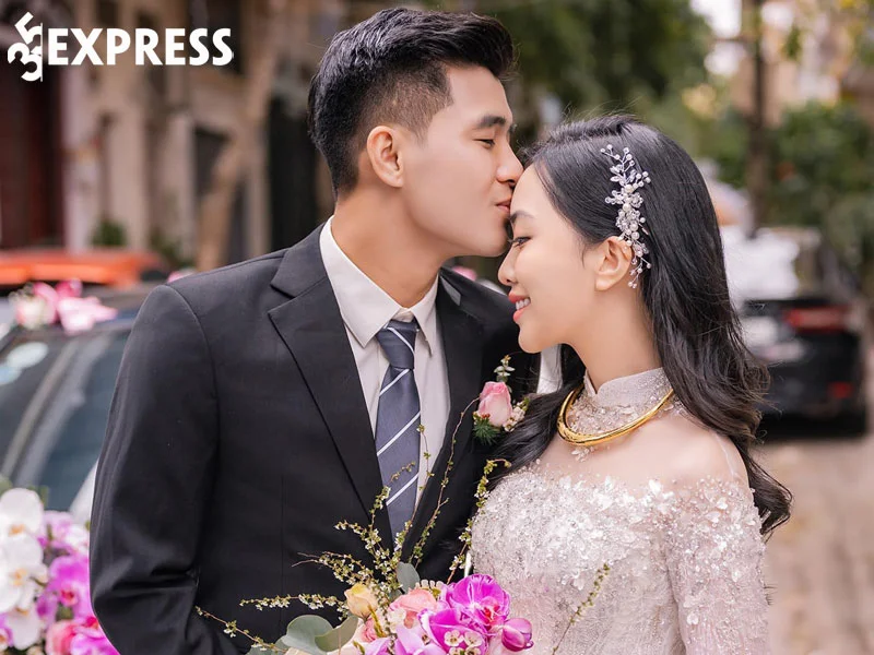 chuyen-tinh-dep-cua-co-dau-ha-trang-va-chang-cau-thu-ha-duc-chinh-1-35express