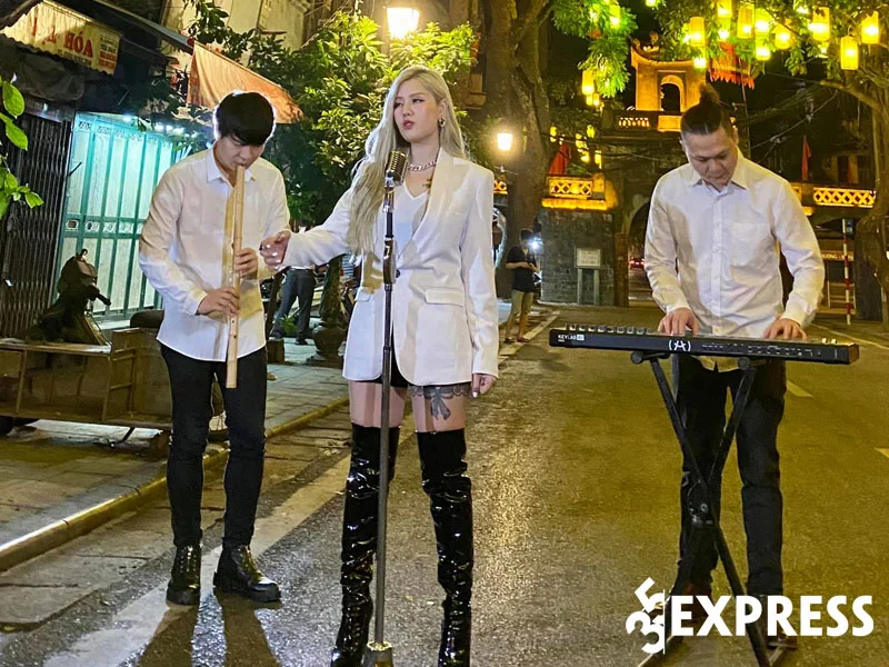 con-duong-su-nghiep-cua-ca-si-nguyen-thac-bao-ngoc-35express