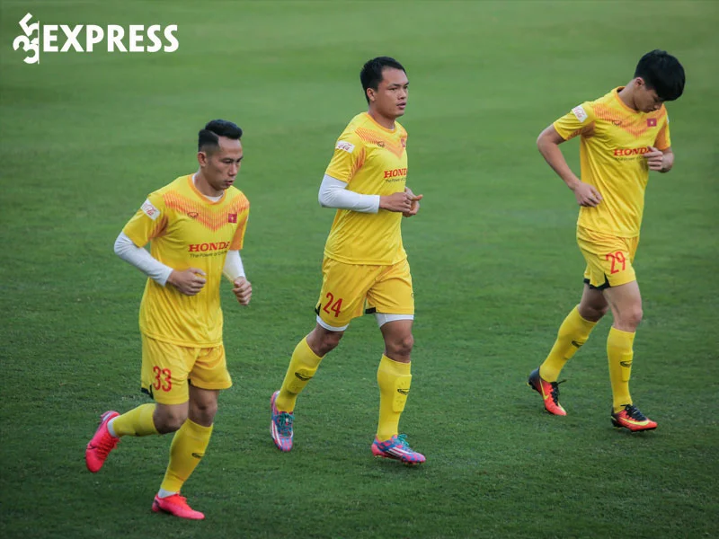 hanh-trinh-su-nghiep-cua-cau-thu-nguyen-van-viet-35express