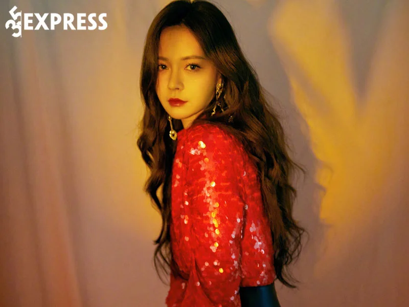hanh-trinh-su-nghiep-cua-mc-tham-mong-than-2-35express